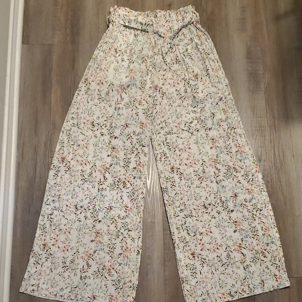 Christina White Floral Wide-Leg Paperbag Waist Pants, Size M